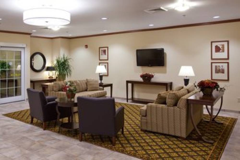 Candlewood Suites MINOT 6