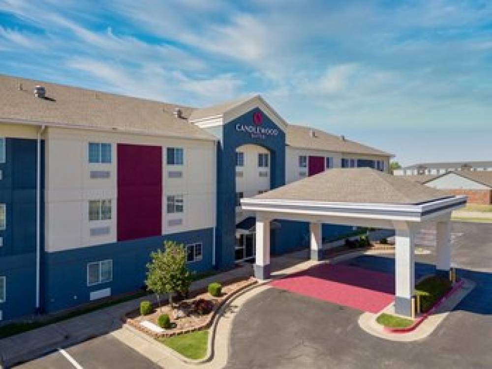 CANDLEWOOD SUITES MOORE 1