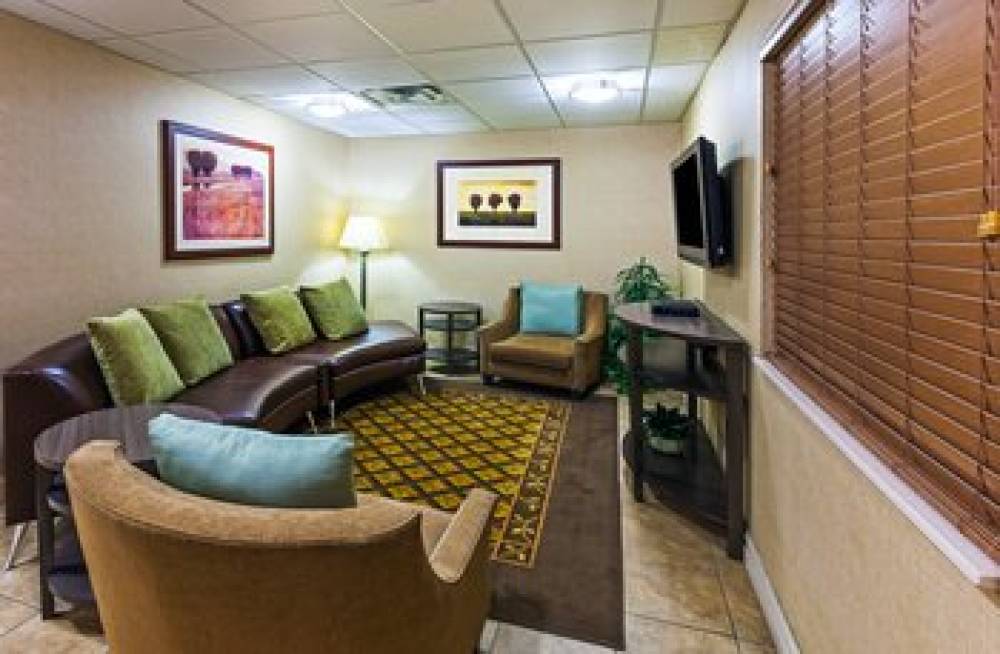 Candlewood Suites OWASSO 8