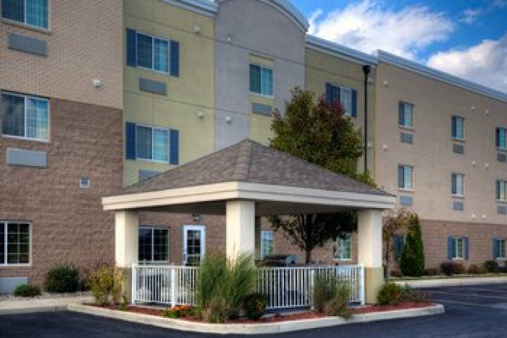 Candlewood Suites PERRYSBURG 6