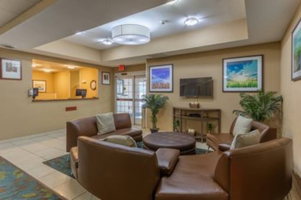 Candlewood Suites South Bend Airport