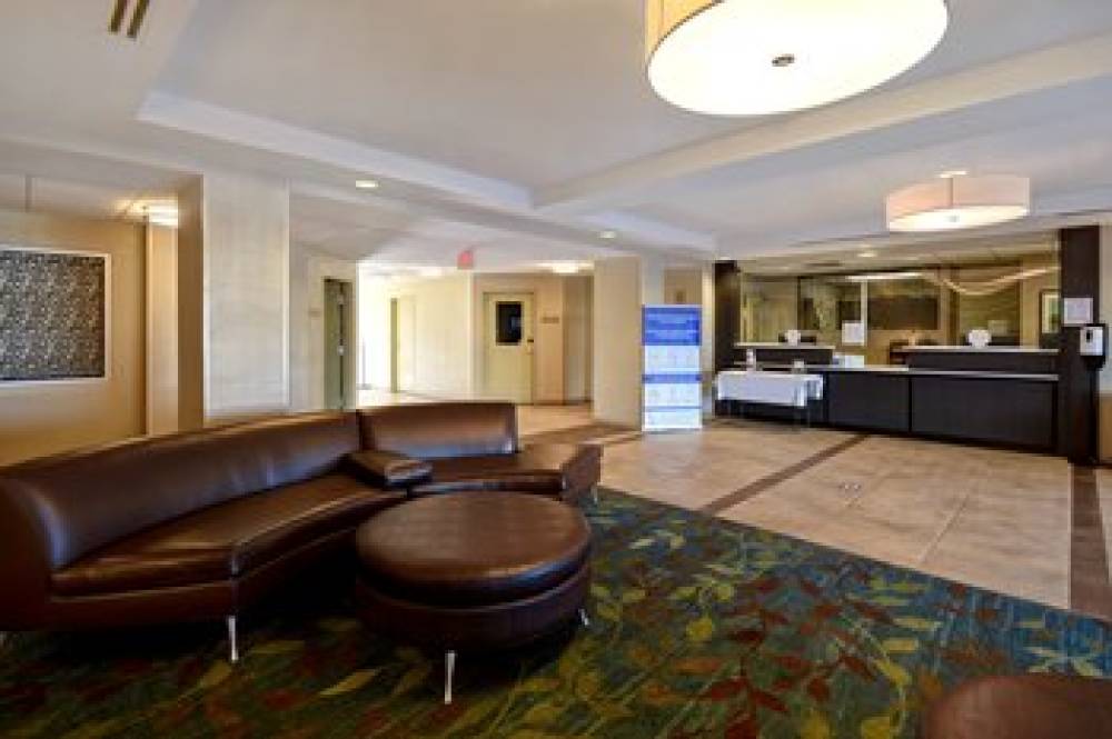 CANDLEWOOD SUITES ST. CLAIRSVIL 5