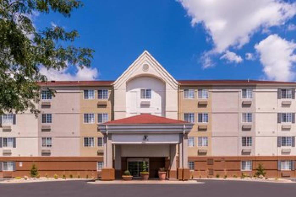 Candlewood Suites TOPEKA WEST 9