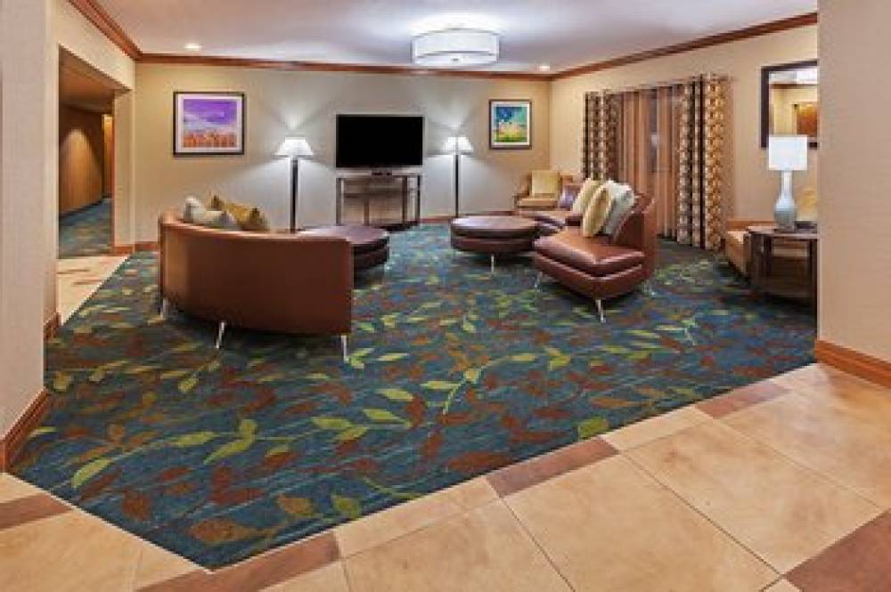 Candlewood Suites TULSA 5