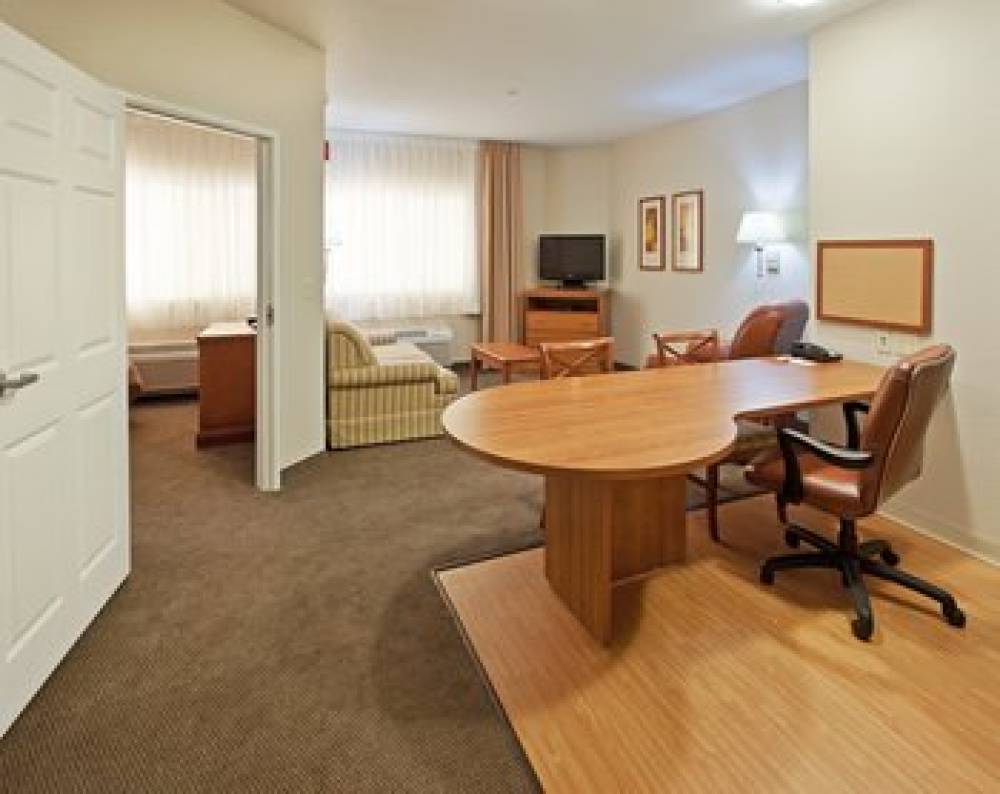 Candlewood Suites TURLOCK 10