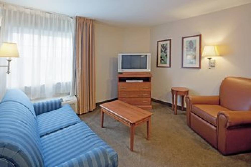 Candlewood Suites WEST SPRINGFIELD 2