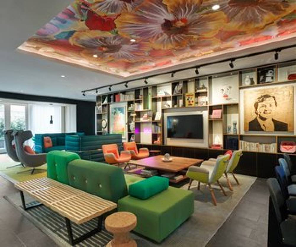 CITIZENM AMSTEL AMSTERDAM 1