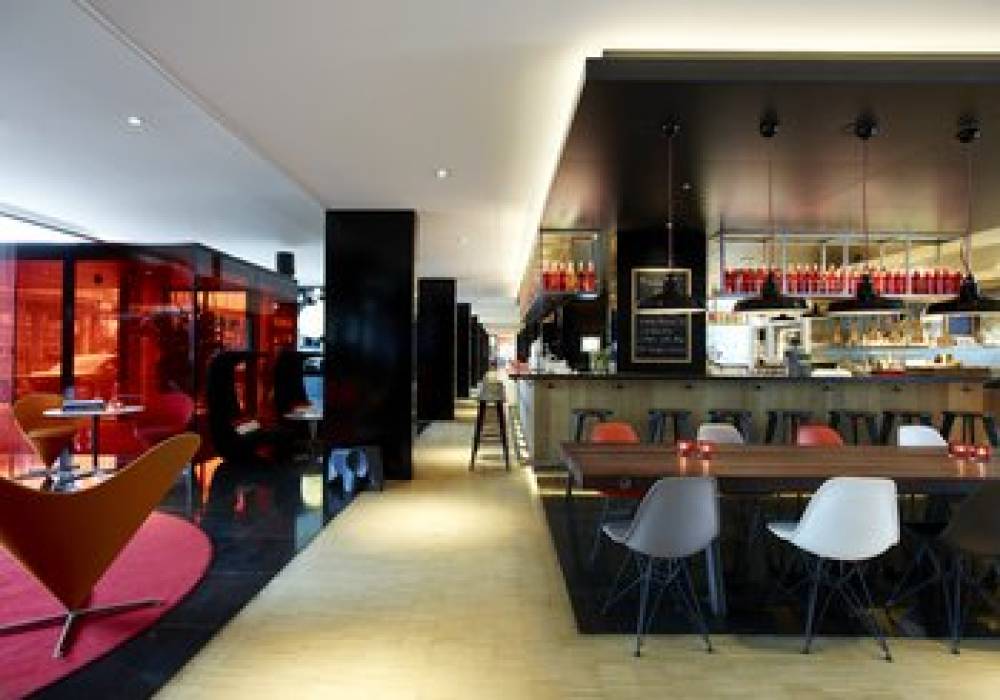 CITIZENM SCHIPHOL AIRPORT 9