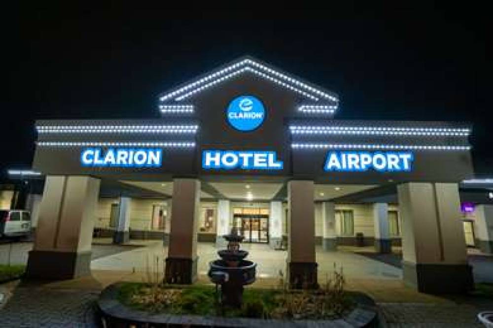 Clarion Hotel Detroit Metro Airport 6