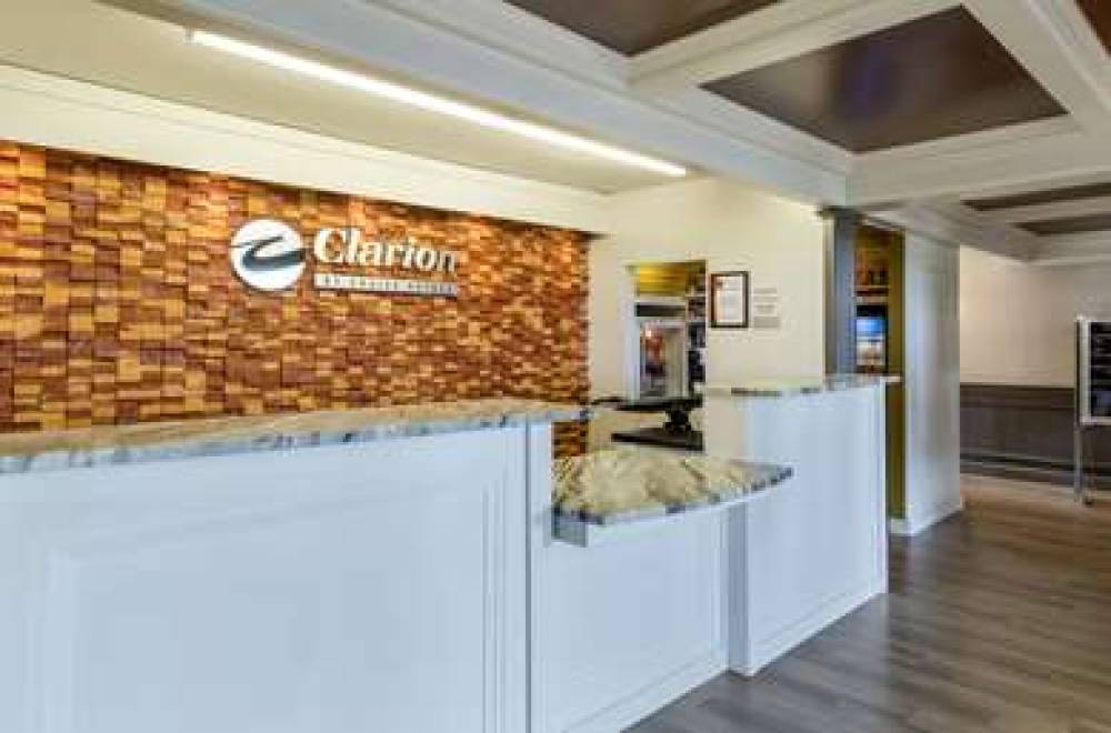 Clarion Hotel Seekonk - Providence 5