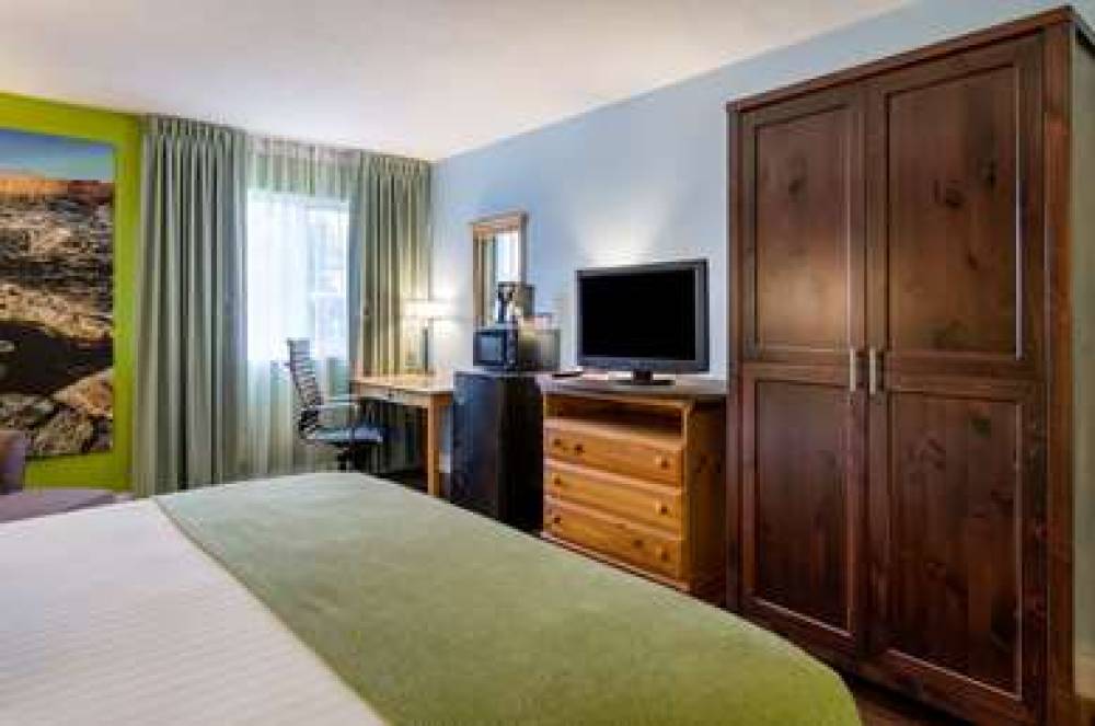 Clarion Hotel Seekonk - Providence 9