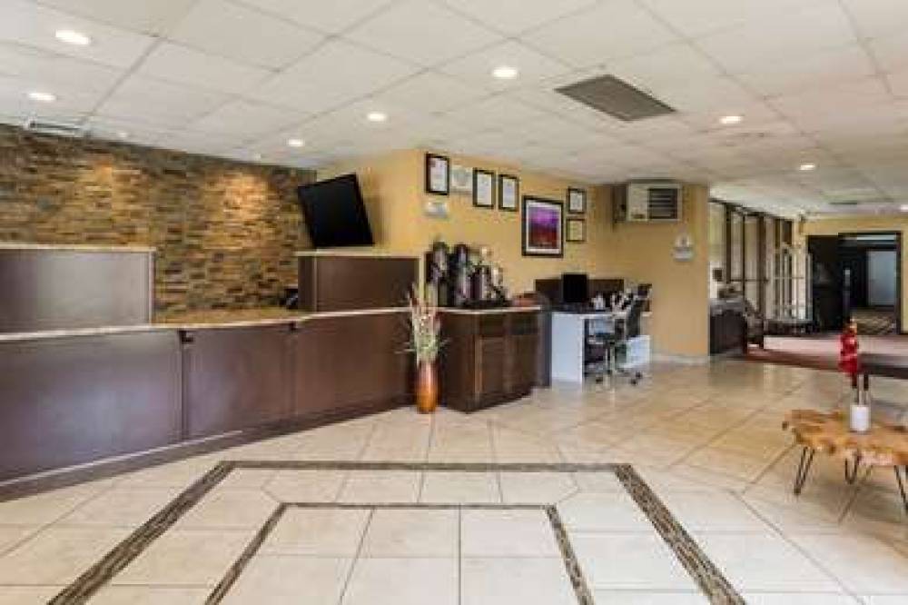 CLARION INN AND SUITES 4