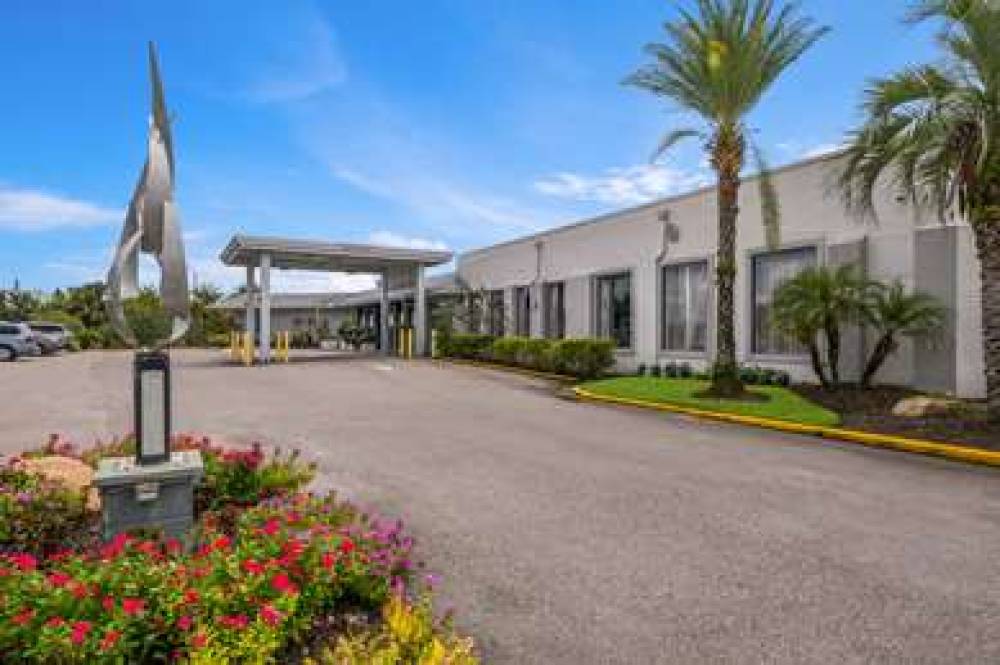 CLARION INN AND SUITES ORLANDO 1