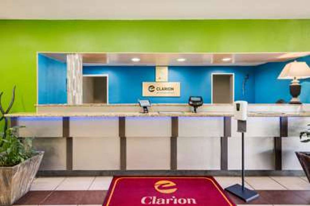 CLARION INN AND SUITES RUSSELLVILLE 8