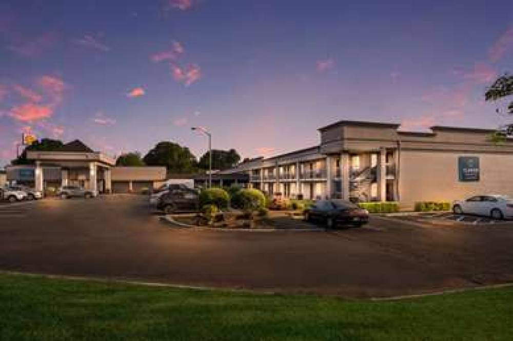 Clarion Inn And Suites Russellville