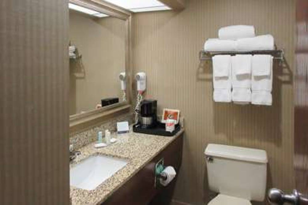 CLARION INN AND SUITES - UNIVERSITY 10