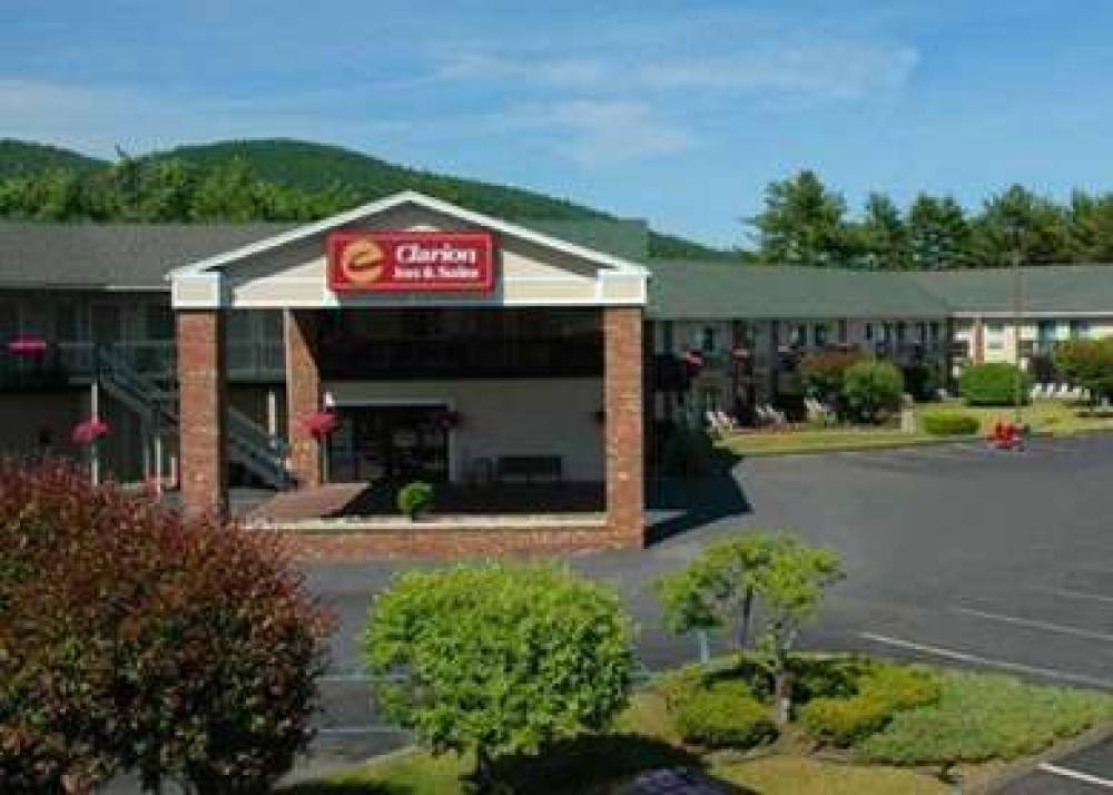 Clarion Inn & Suites At The Outlets Of Lake George