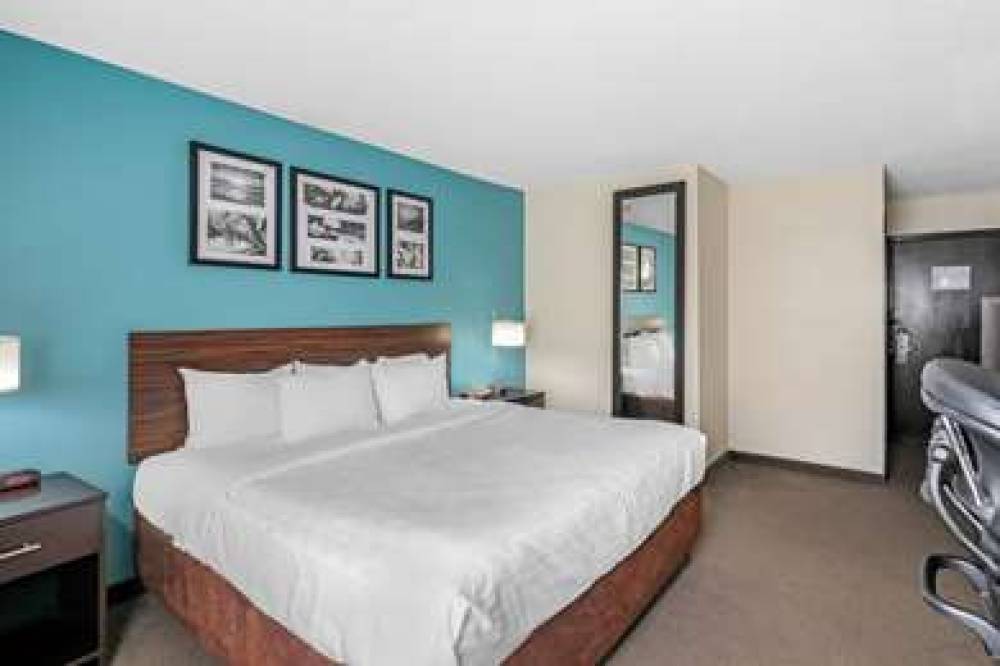 CLARION INN & SUITES DFW NORTH 8