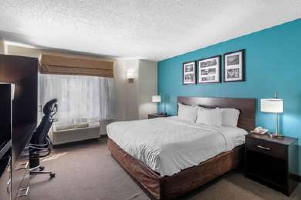 CLARION INN & SUITES DFW NORTH 6