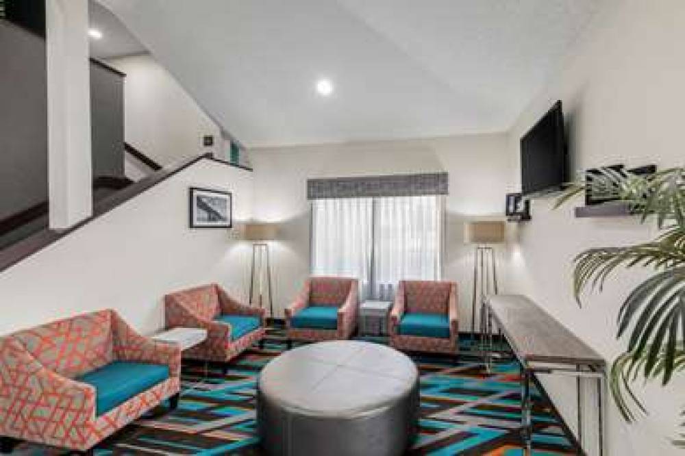 CLARION INN & SUITES DFW NORTH 5