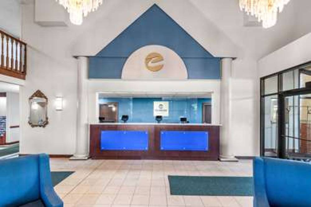 Clarion Inn & Suites Northwest 3