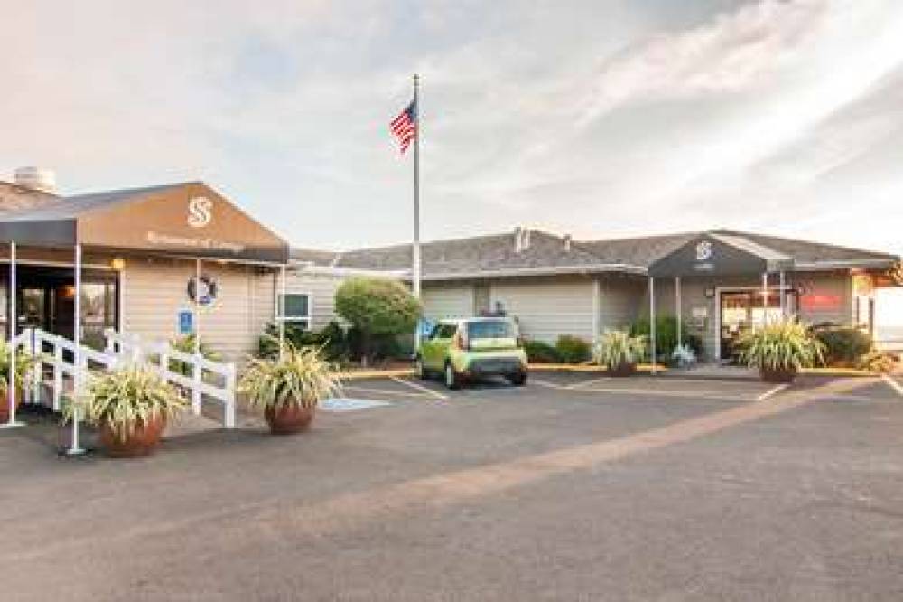 Clarion Inn Surfrider Resort 5