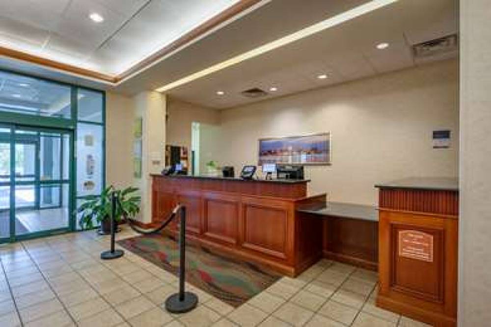 Clarion Suites At The Alliant Energy Center 8