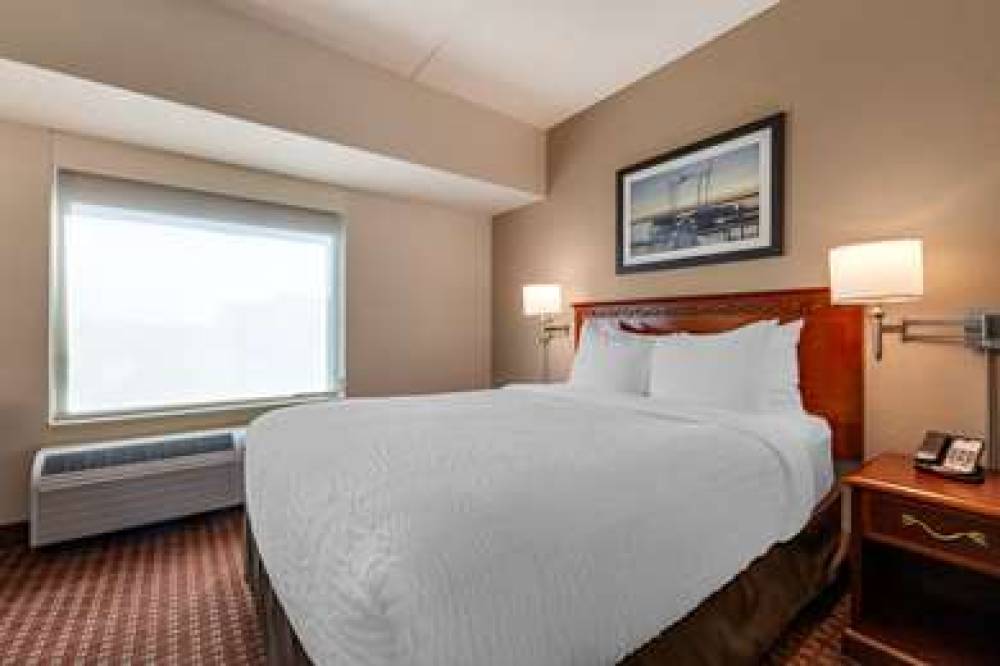 Clarion Suites At The Alliant Energy Center 10