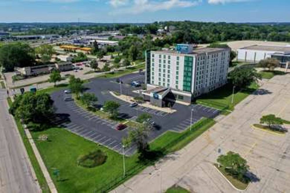 Clarion Suites At The Alliant Energy Center 6