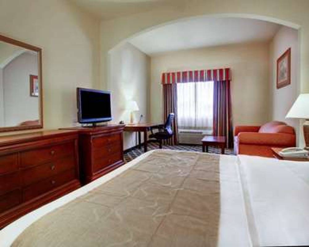 CLARION SUITES VIDALIA 9