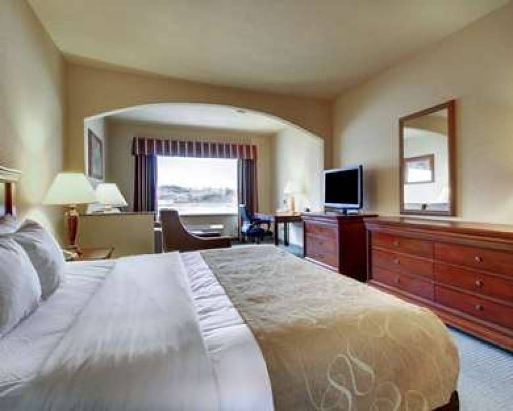 CLARION SUITES VIDALIA 6