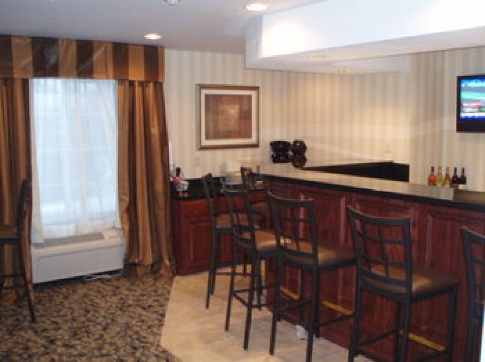 Clintonville, WI - Cobblestone Inn & Suites 5