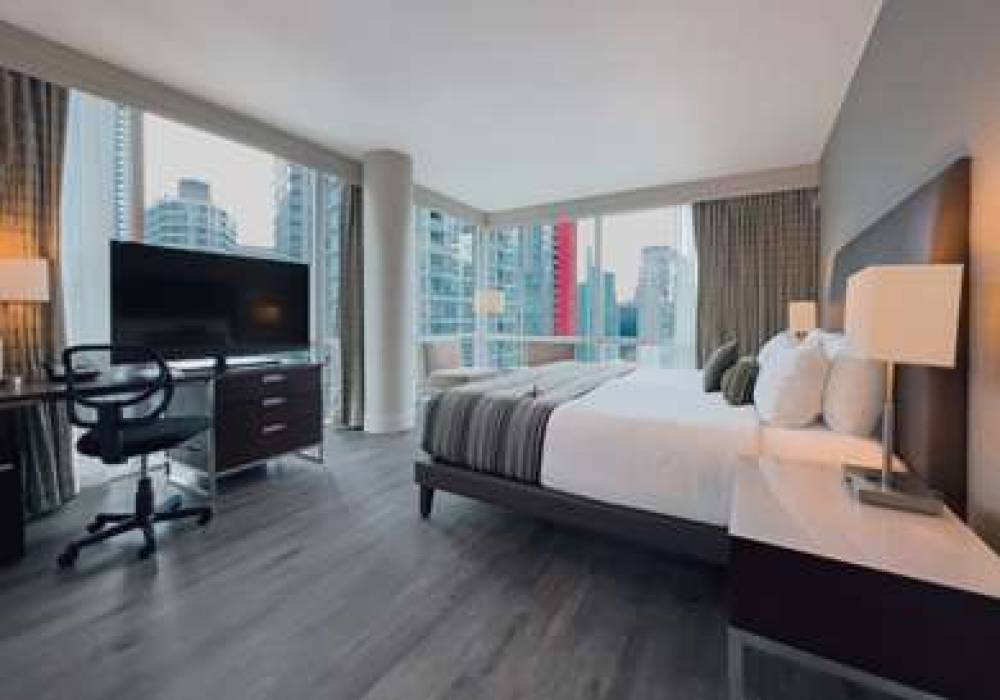 Coast Coal Harbour Hotel By APA 8