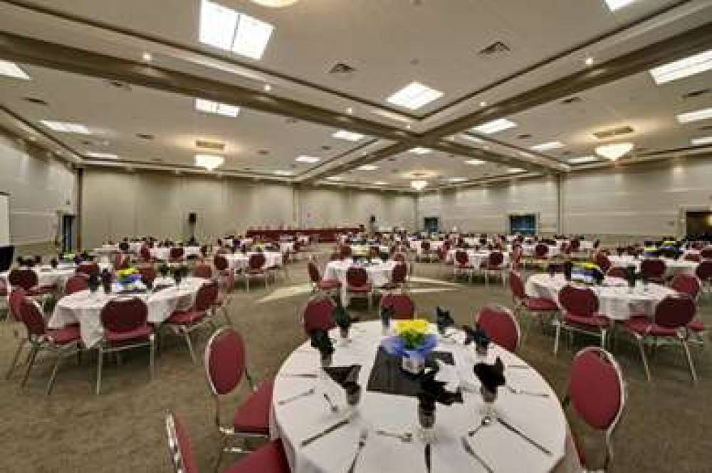 Coast Kamloops Hotel & Conference Centre 8