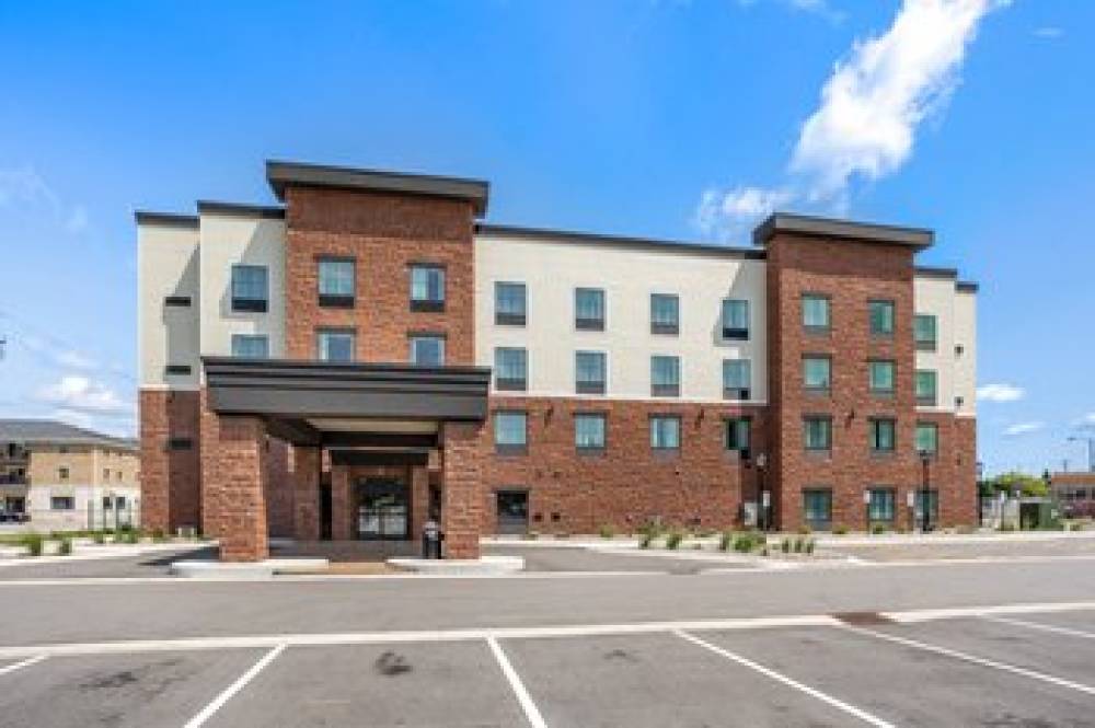 COBBLESTONE HOTEL DE PERE 4