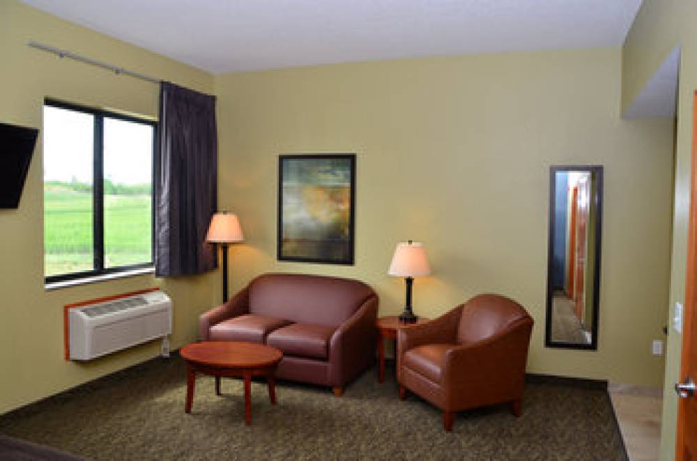 Cobblestone Inn And Suites - Newton 4