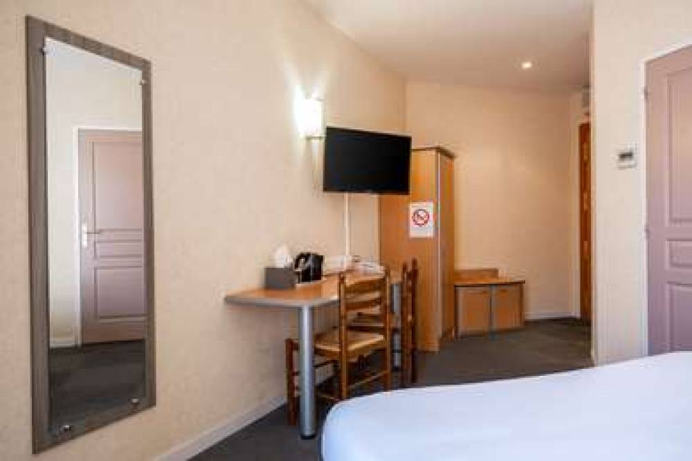 Comfort Hotel Saintes 8