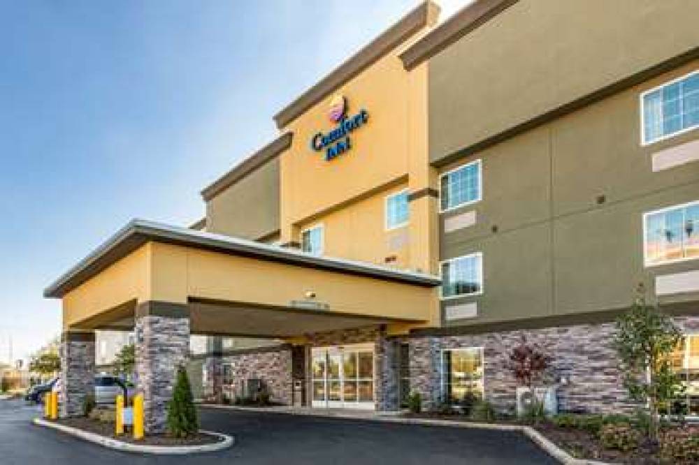 COMFORT INN AIRPORT 1