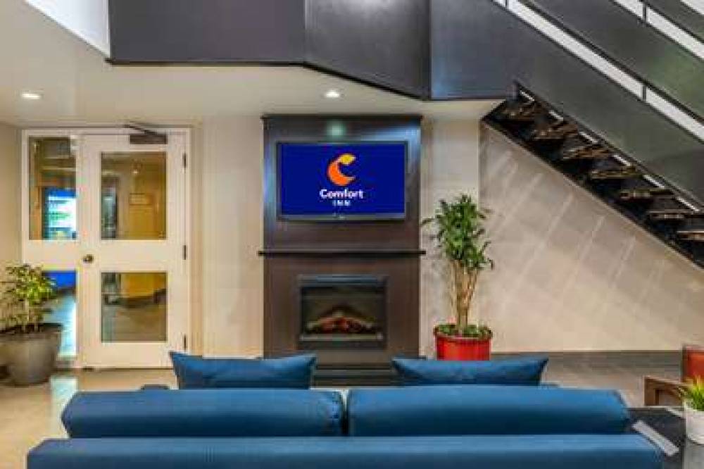 Comfort Inn Airport 8