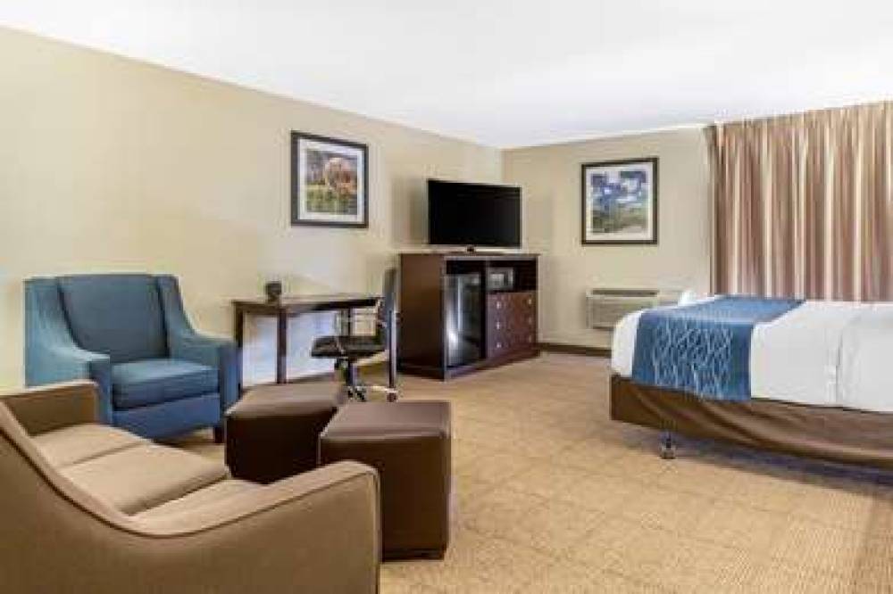 Comfort Inn Airport 8