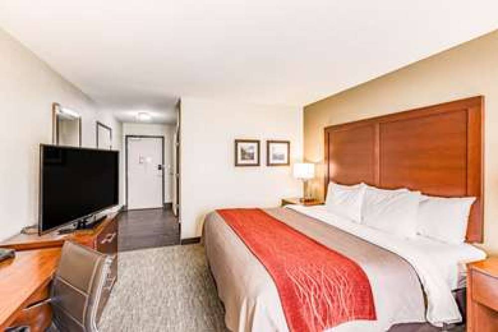 COMFORT INN ALTOONA-DES MOINES 8