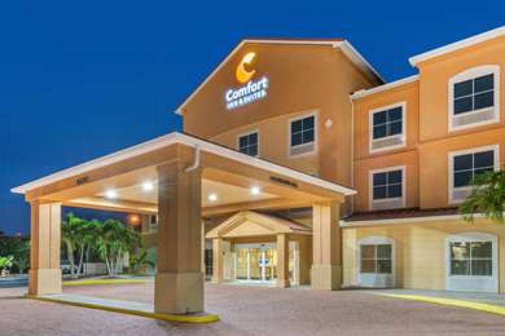 Comfort Inn And Suites Airport