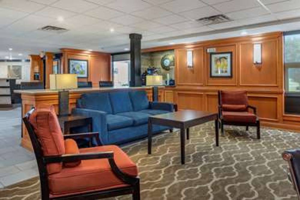 Comfort Inn And Suites Airport 4