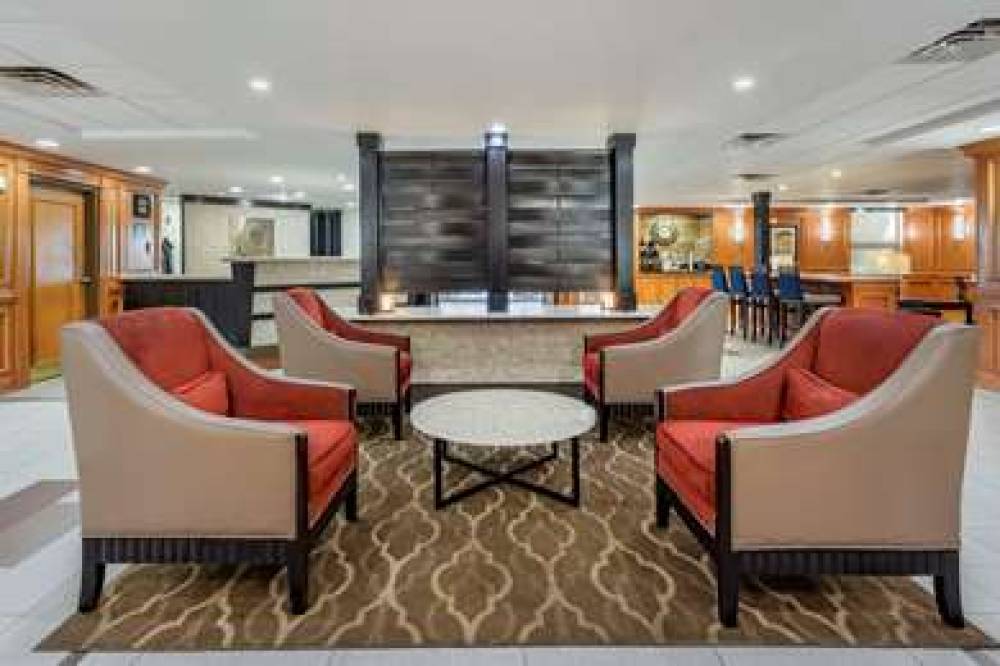 Comfort Inn And Suites Airport 3