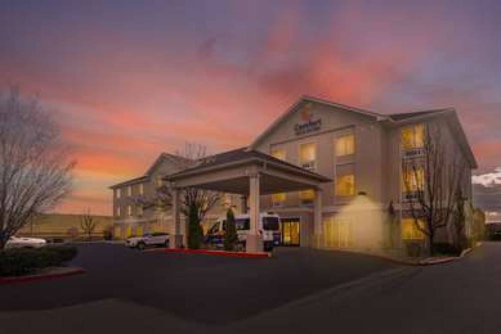 Comfort Inn And Suites Airport Convention Center