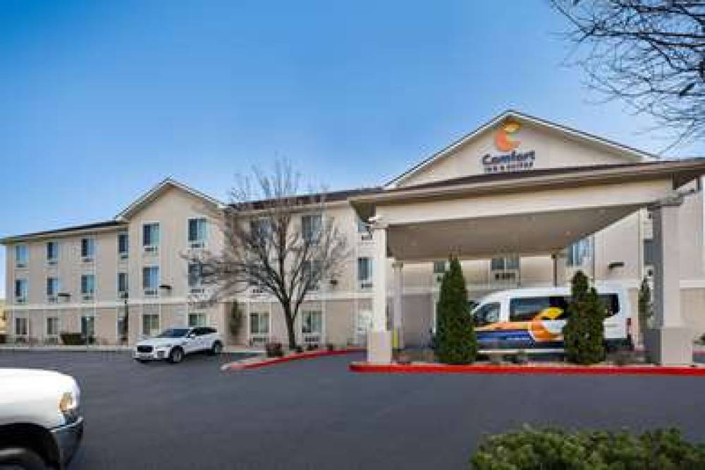 Comfort Inn And Suites Airport Convention Center 2