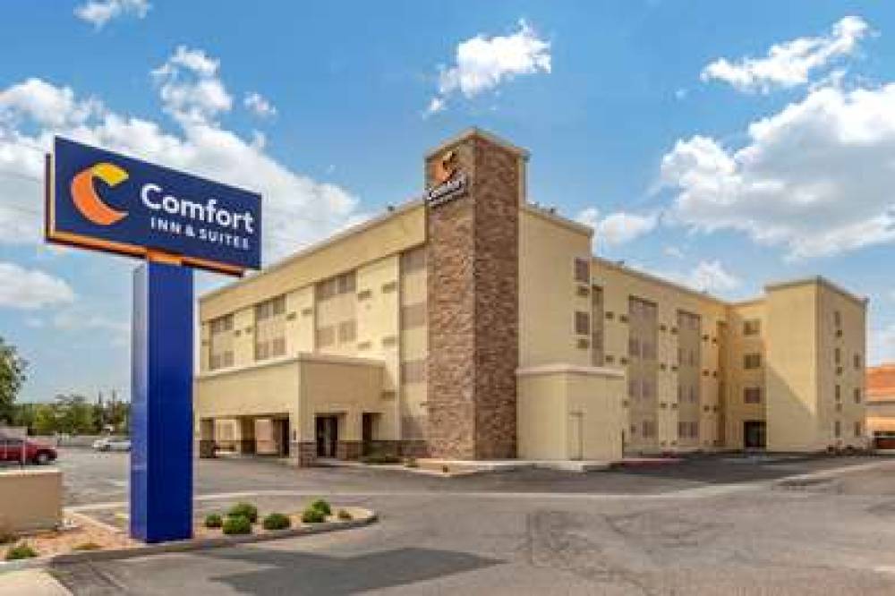 COMFORT INN AND SUITES ALBUQUERQUE 1