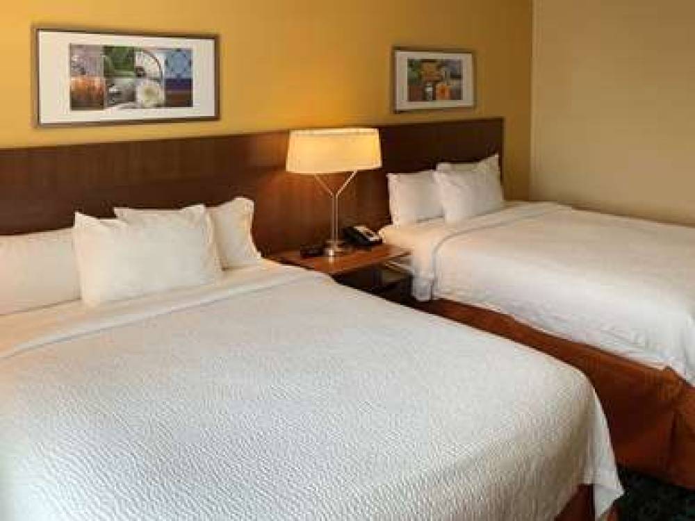 COMFORT INN AND SUITES ANKENY - DES 6