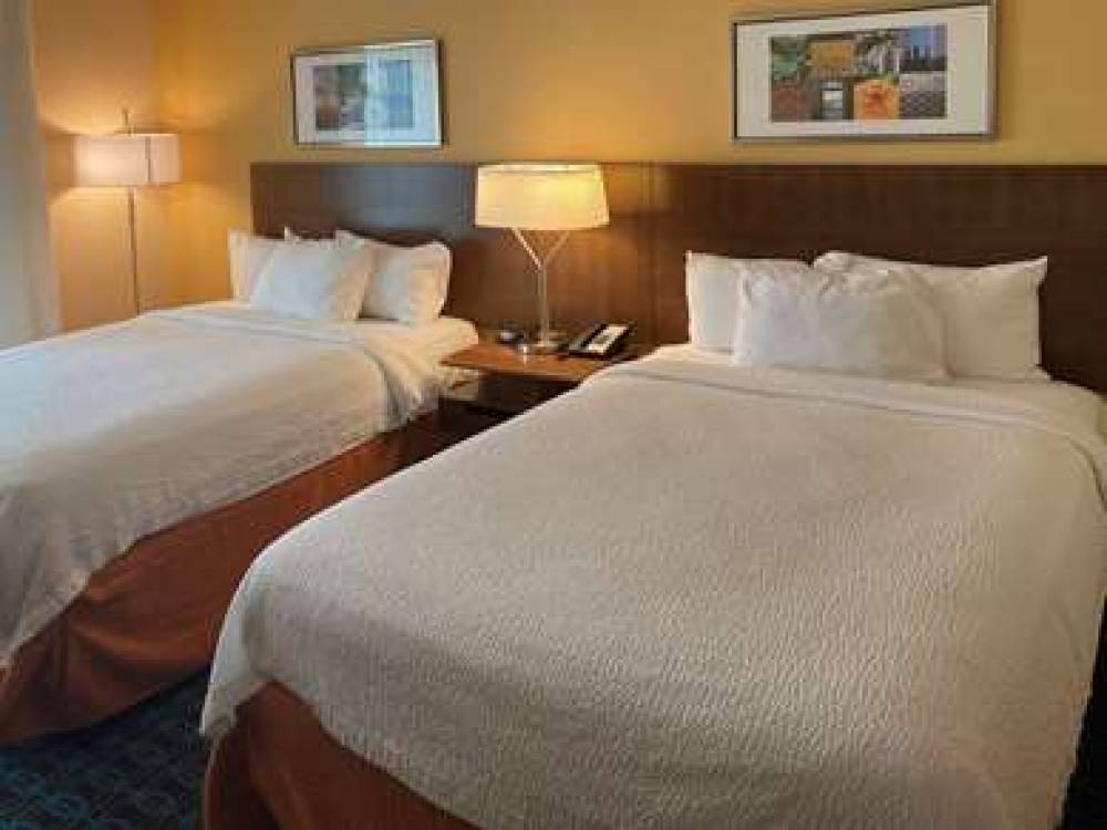 COMFORT INN AND SUITES ANKENY - DES 8