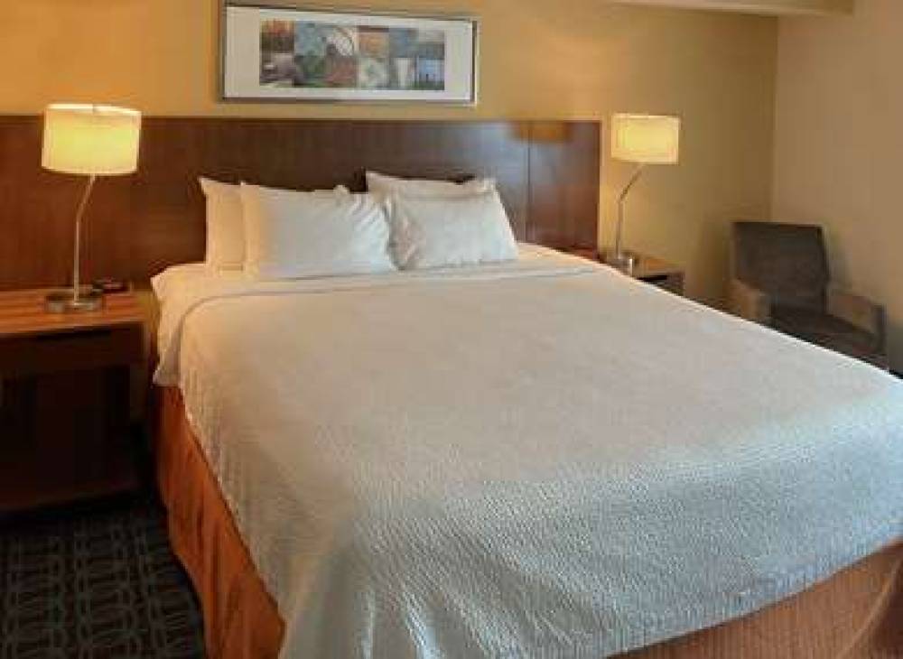 COMFORT INN AND SUITES ANKENY - DES 2